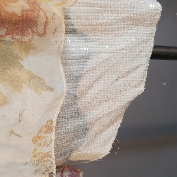 100% Silk size large flowing top, blouse, muted floral sheer sequins - Picture 6 of 12